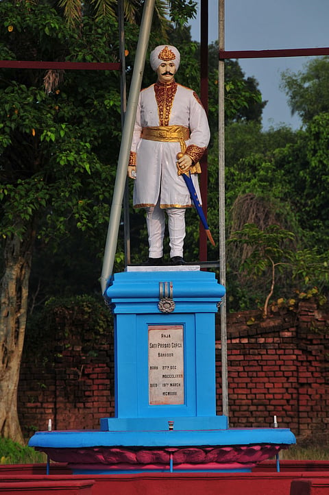 Statue of Raja Sati Prasad Garg in the palace ground